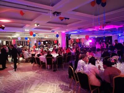 monsieur loyal-salle-buffet-invités-Hôtel Hyatt-Paris-spectacle