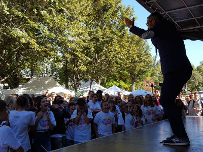 ambianceur-Sébastien Galaup-scène-micro-foule-public