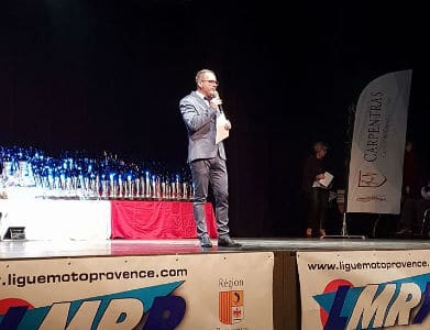 speaker moto-remise des prix-motos-podium