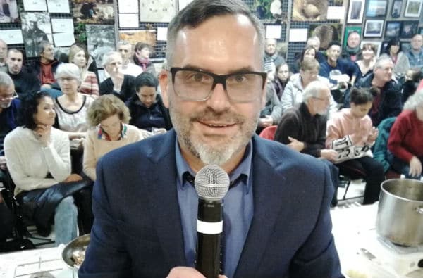 animateur de la fête de la truffe-micro-présentation