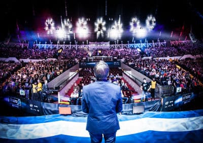 commentateur esport-ambiance-parler-auditoire