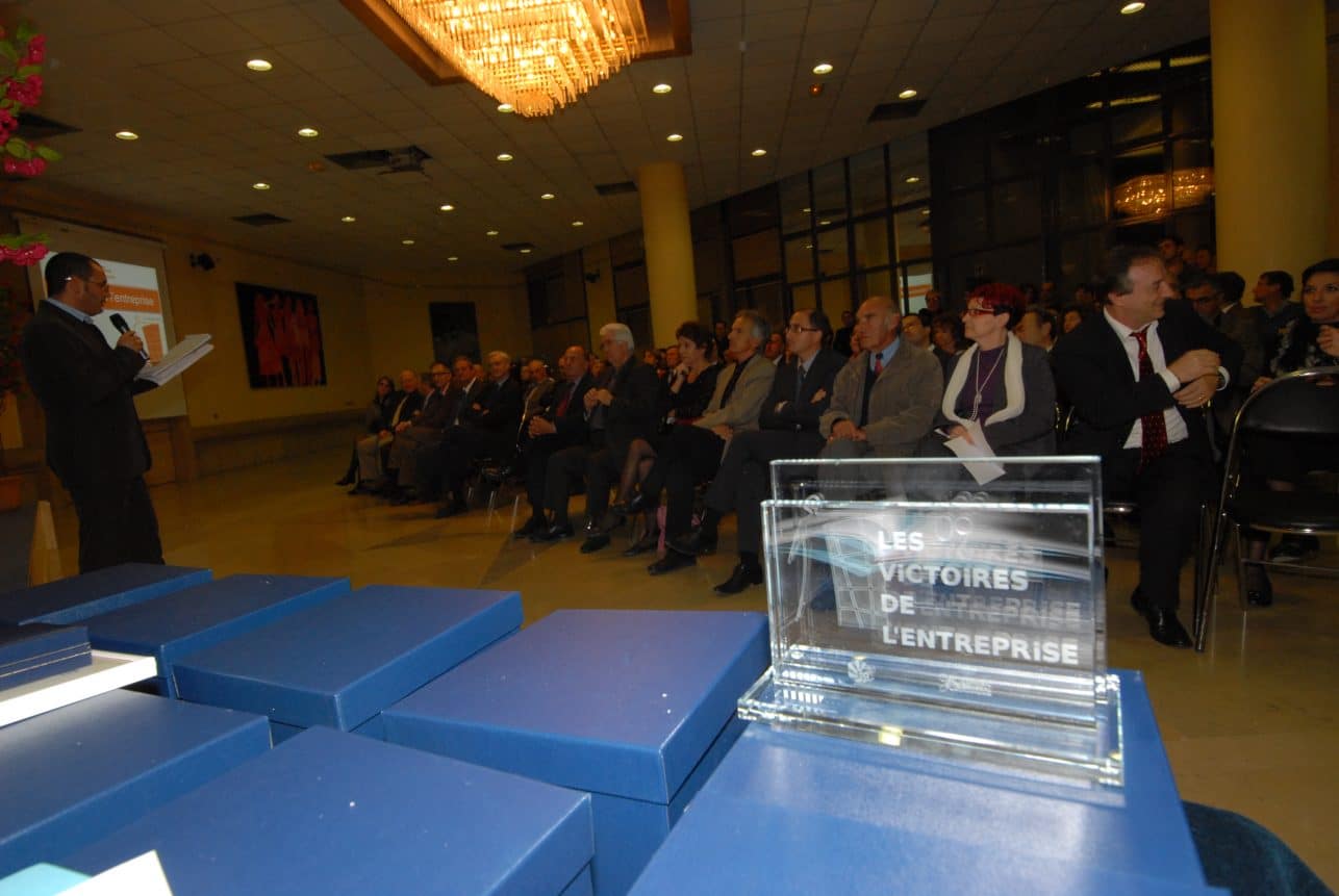 animation de débat-scène-podium-estrade